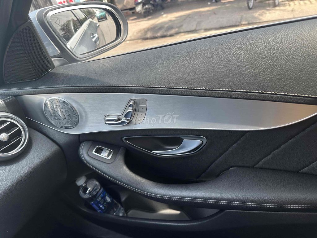 C300 AMG 2016 lăn bánh cuối 2017- 89000 km. Mua bán Ô tô tại Huyện Nhà Bè Tp Hồ Chí Minh được đăng bởi ken hình 6