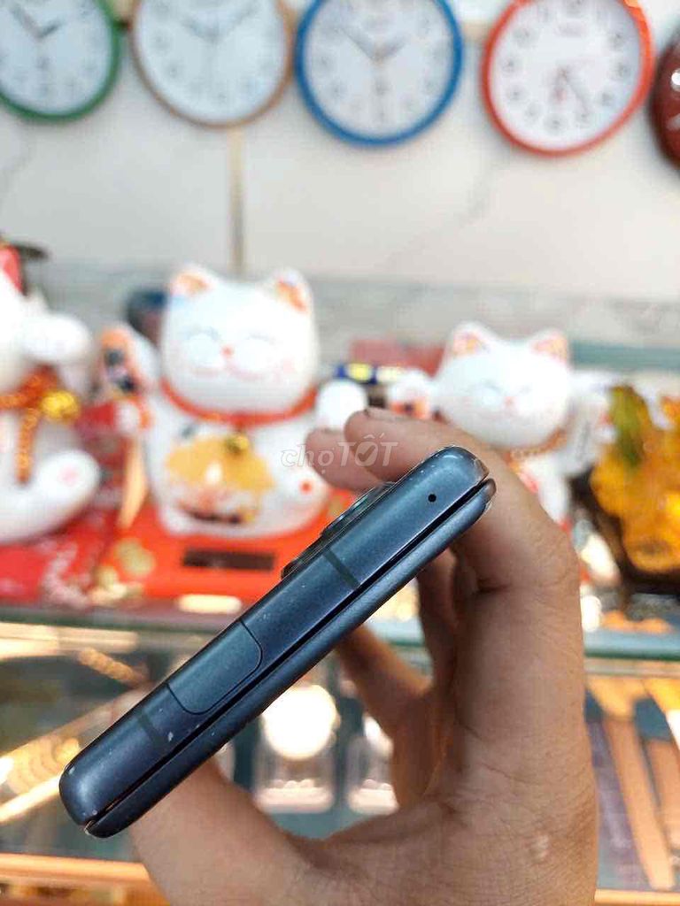 LG WING ĐEN - MÀN HÌNH XOAY ĐỘC ĐÁO. Mua bán Điện thoại tại Quận 12 Tp Hồ Chí Minh được đăng bởi Tiến hình 1