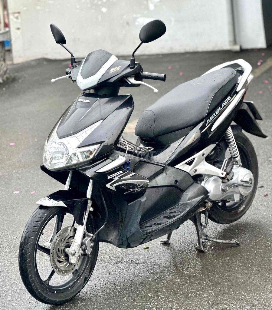Honda Air Blade màu Đen. Mua bán Xe máy tại Thành phố Thuận An Bình Dương được đăng bởi XM Đô Rê Mon  hình 3