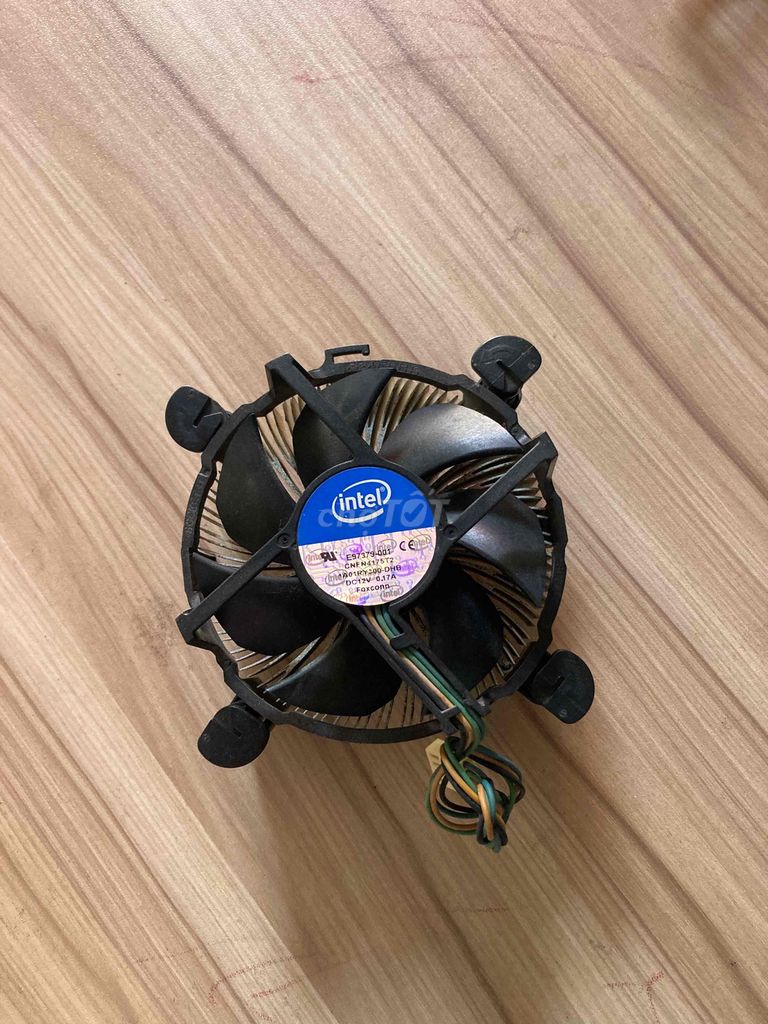 Quạt tản nhiệt CPU Intel đã sử dụng. Mua bán Phụ kiện (Màn hình, Chuột...) tại Thành phố Vĩnh Long Vĩnh Long được đăng bởi võ việt hình 1