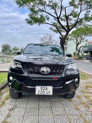 Toyota Fortuner Đen Số sàn 7 chỗ. Mua bán Ô tô tại Quận Ngũ Hành Sơn Đà Nẵng được đăng bởi Đặng Minh Tuấn hình 1
