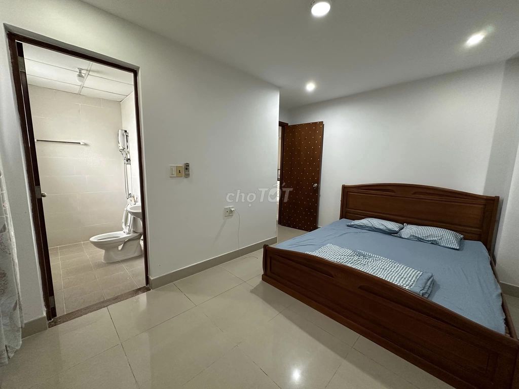 Cho thuê Cc Nguyễn Phúc Nguyên Q.3, 2PN 2WC, 82m², 12.5 triệu/tháng