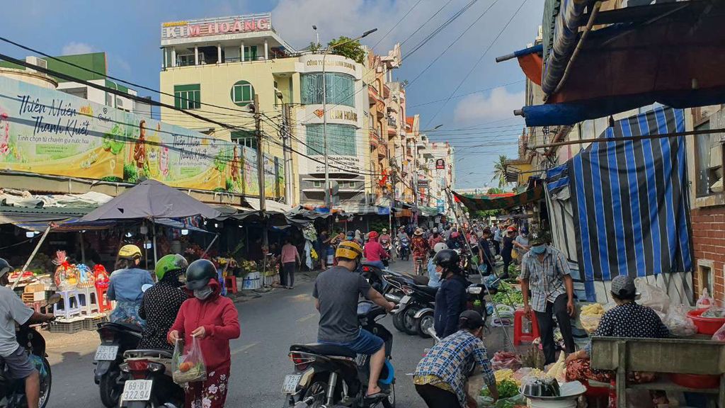 2 lô liền MT chợ Dĩ An 1 KD sầm uất Mt đường Nguyễn Thái Học