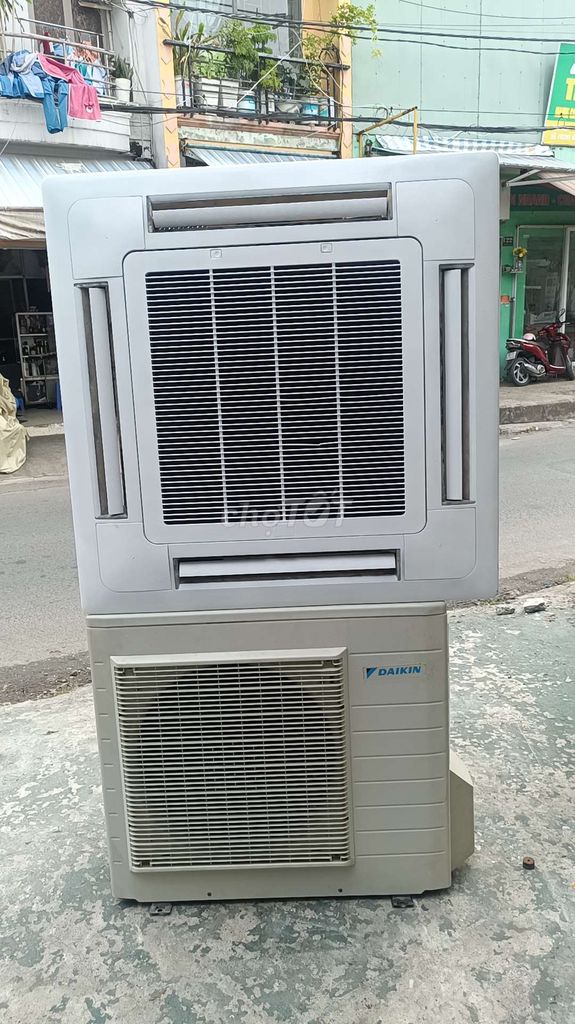 Máy lạnh Daikin 3hp zin đẹp  95%