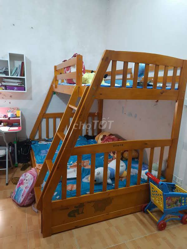 Giường tầng gỗ Nâu 1.4m/1.1m. Mua bán Giường, chăn ga gối nệm tại Quận Long Biên Hà Nội được đăng bởi Thảo Đỗ hình 1