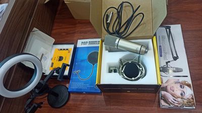 Combo Sound Card, Mic, đèn livestream, tặng guitar. Mua bán Tivi, Âm thanh tại Quận Hà Đông Hà Nội được đăng bởi D_ VAmpires