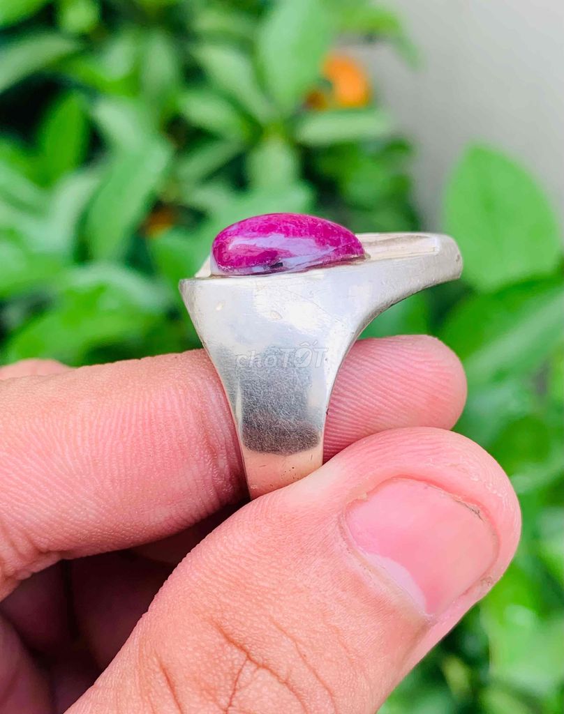 Nhẫn vạc ngoại ốp đá ruby..