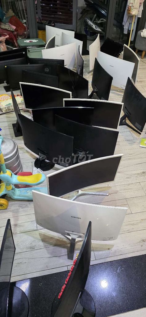 Màn hình Samsung C27F397FH 27 inch Trắng, Đen. Mua bán Phụ kiện (Màn hình, Chuột...) tại Thành phố Thủ Đức Tp Hồ Chí Minh được đăng bởi Hoàng Văn Kiên hình 1