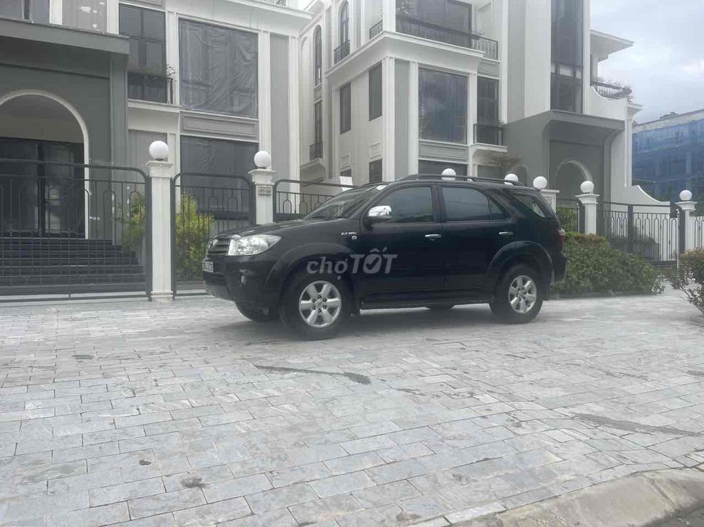 Toyota Fortuner 2010 số Tự Động. Mua bán Ô tô tại Quận Tây Hồ Hà Nội được đăng bởi long hình 1