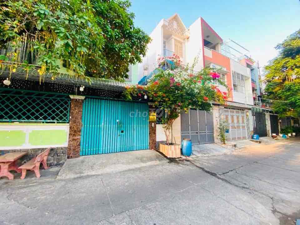 Bán nhà 5x18m, 2 lầu, thông vô KDC an Sương, Đường 8m thông, Q12