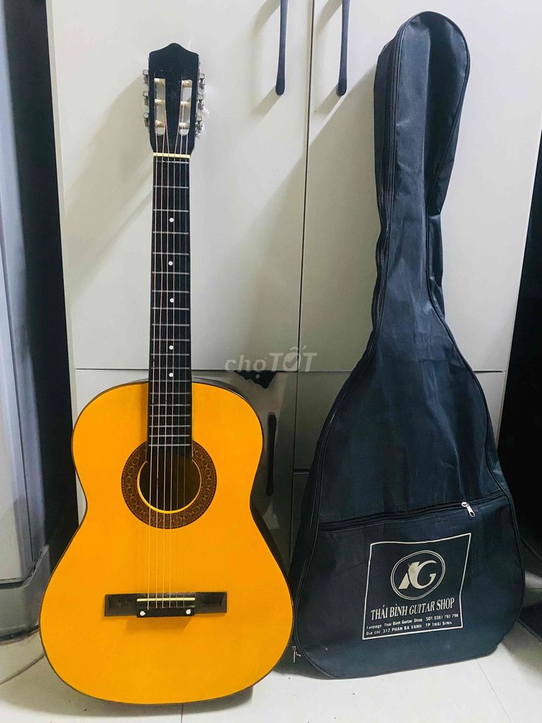 Đàn guitar classic dây nylon. Mua bán Nhạc cụ tại Quận Thanh Xuân Hà Nội được đăng bởi nguyen hình 1