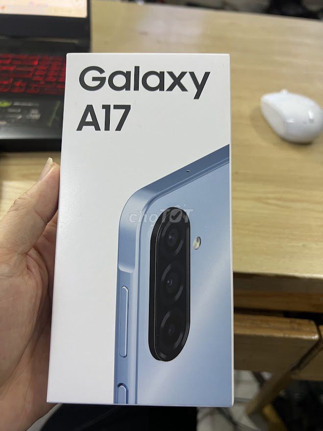 Samsung Galaxy A17 128GB Xanh Mới. Mua bán Điện thoại tại Quận Đống Đa Hà Nội được đăng bởi CỬA HÀNG T STORE ĐIỆN THOẠI LAPTOP HÀ NỘI hình 1