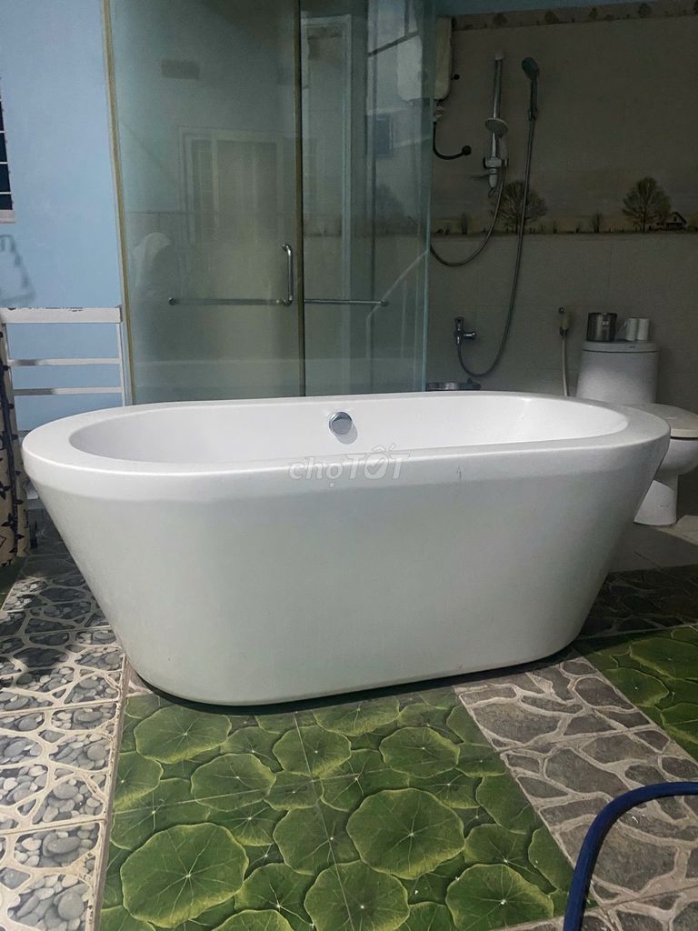 Bồn tắm Caesar AT6270 Sứ Trắng. Mua bán Thiết bị vệ sinh, nhà tắm tại Thành phố Qui Nhơn Bình Định được đăng bởi Trân hình 1
