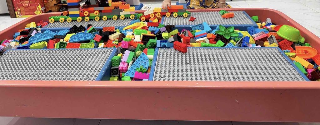 Bàn chơi Lego nhựa đa màu. Mua bán Mẹ và bé tại Thành phố Tân An Long An được đăng bởi Trần Hiếu hình 1