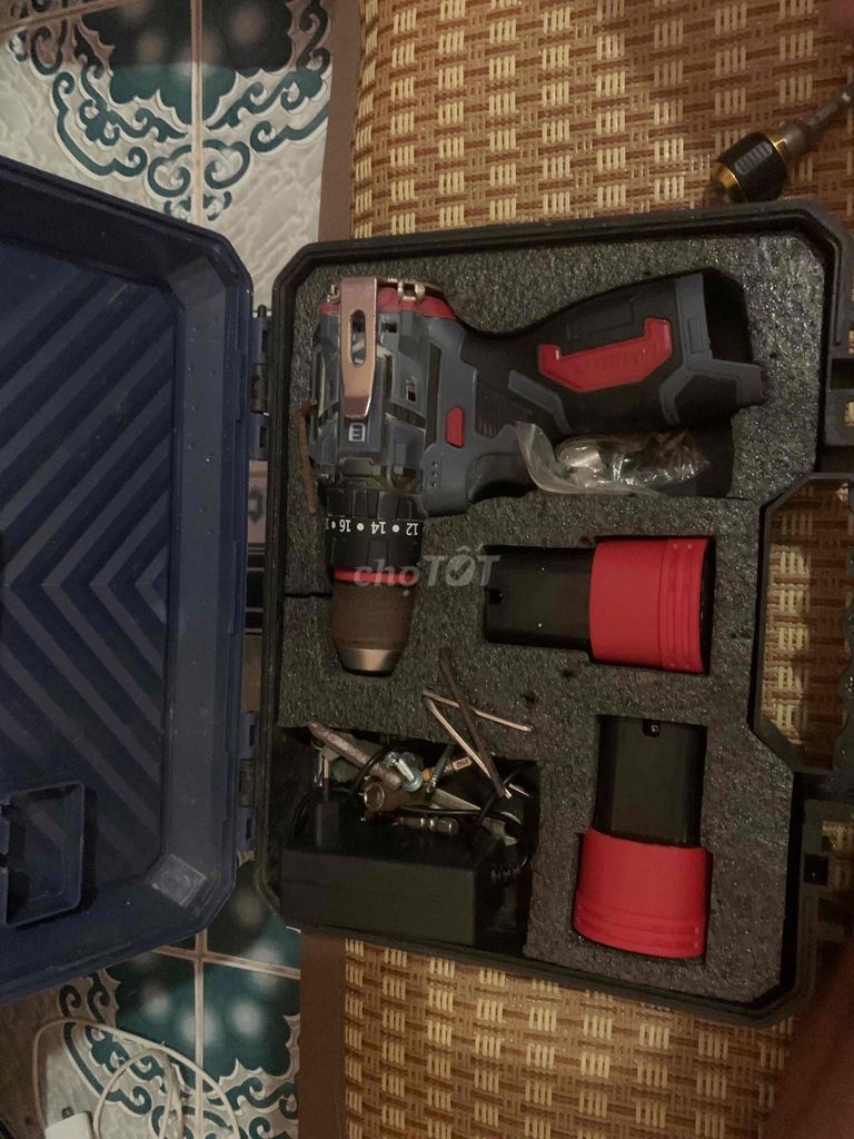 Máy khoan pin Kim loại Đen. Mua bán Đồ chuyên dụng, Giống nuôi trồng tại Thành phố Huế Thừa Thiên Huế được đăng bởi Nguyễn Thanh  hình 1