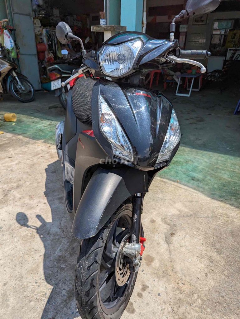 Honda Vision 2018 chính chủ ít đi. Mua bán Xe máy tại Thành phố Tân An Long An được đăng bởi Nguyễn Thanh Nghị hình 5