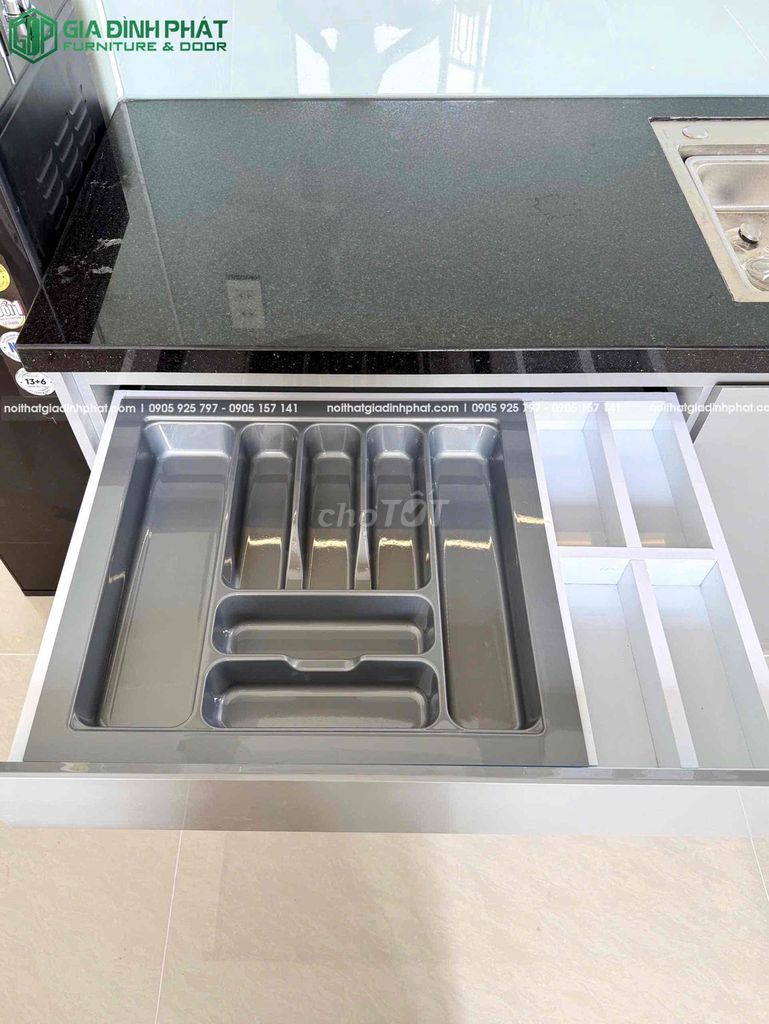 Khay đựng đũa thìa Nhựa Xám. Mua bán Dụng cụ nhà bếp tại Quận Cẩm Lệ Đà Nẵng được đăng bởi Nội Thất Bếp Trọn Gói Gia Đình Phát  hình 1