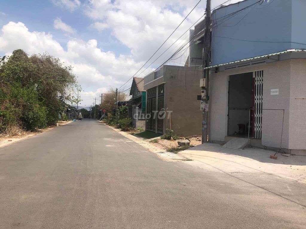 Có lô hơn 5 sào An Ngãi, Long Điền sẵn 320m2 thổ cư 56m mặt tiền nhựa. Mua bán Đất tại Huyện Long Điền Bà Rịa - Vũng Tàu được đăng bởi Châu Trinh hình 3