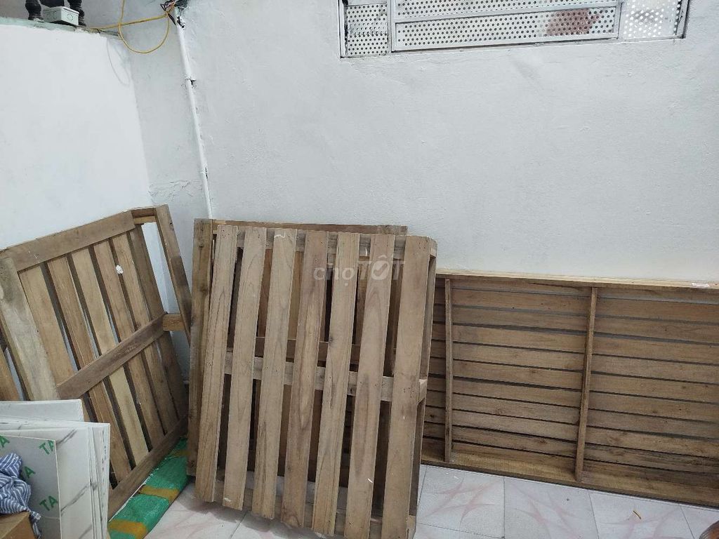 Pallet gỗ Gỗ thịt Nâu gỗ. Mua bán Giường, chăn ga gối nệm tại Quận Đống Đa Hà Nội được đăng bởi Hoàng minh hình 1