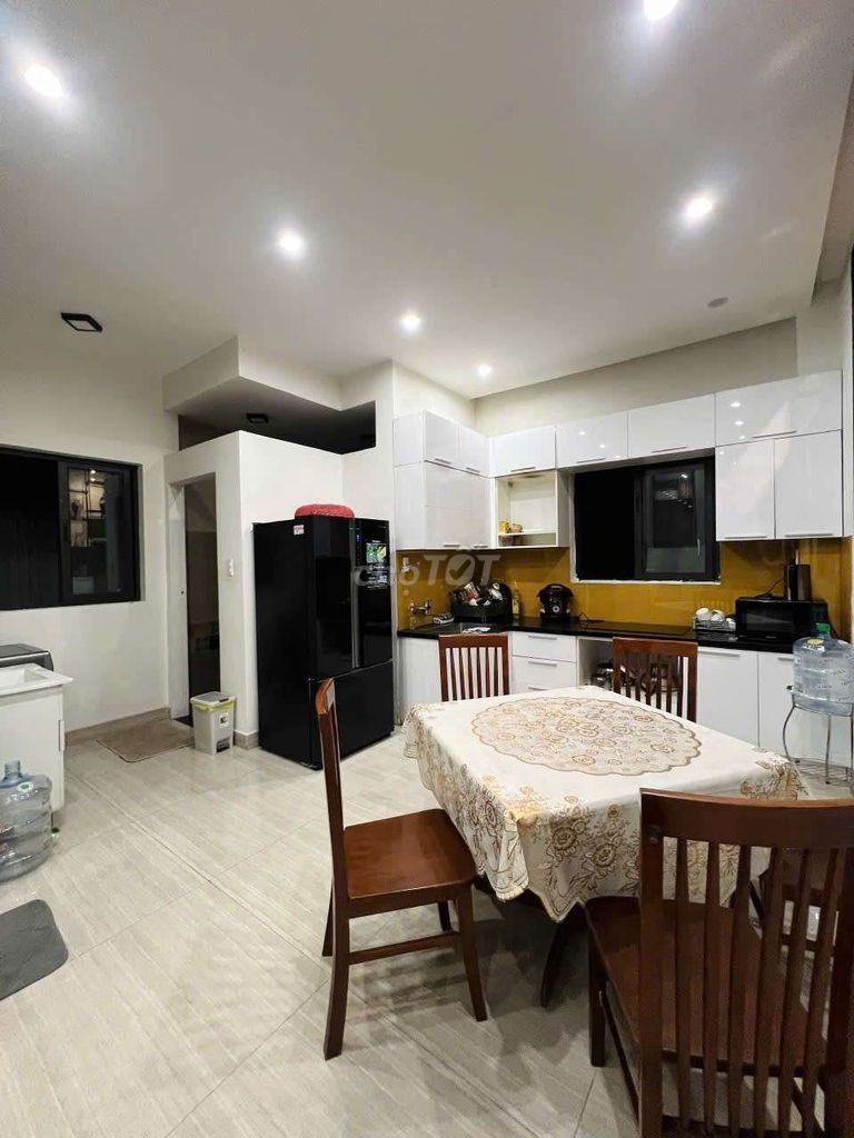 Private full-floor penthouse with beautiful views — photo 12