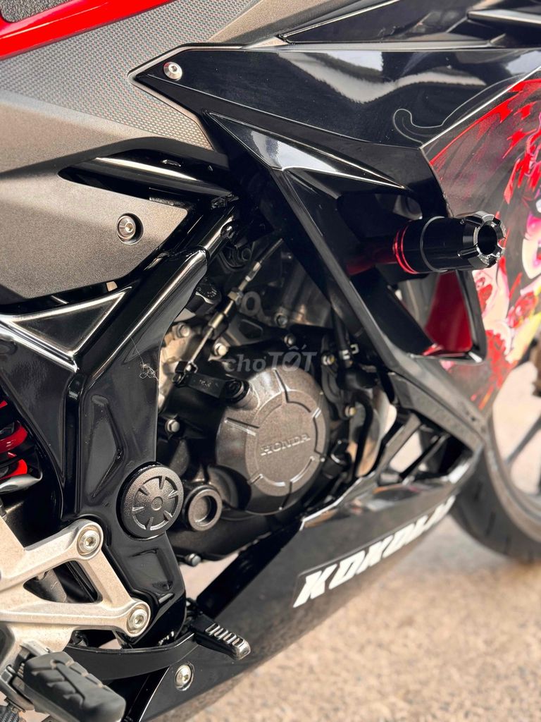 Honda CBR150R ABS 2025 Đỏ đen 3000 km. Mua bán Xe máy tại Quận Bình Tân Tp Hồ Chí Minh được đăng bởi Việt Motor Bình Tân hình 9