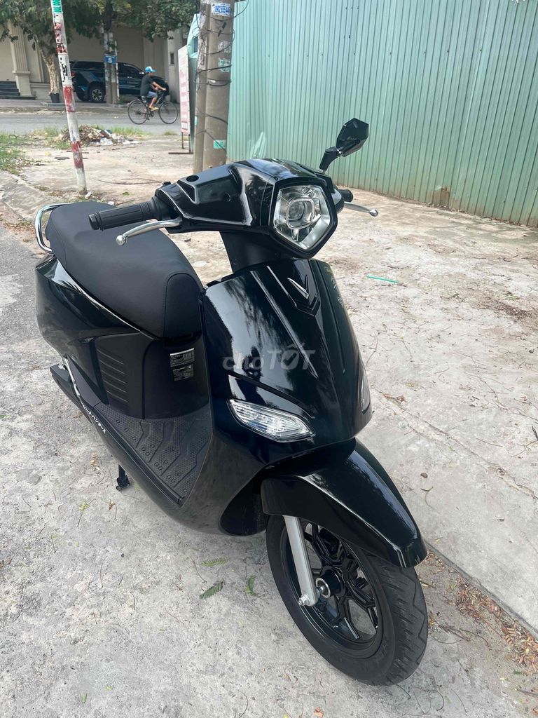 Электрический скутер VinFast Vero X, черный, 600 км
