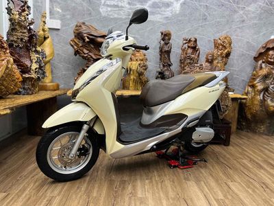 👉Lead 125 2Val chính chủ đời 2018 khoá smartkey