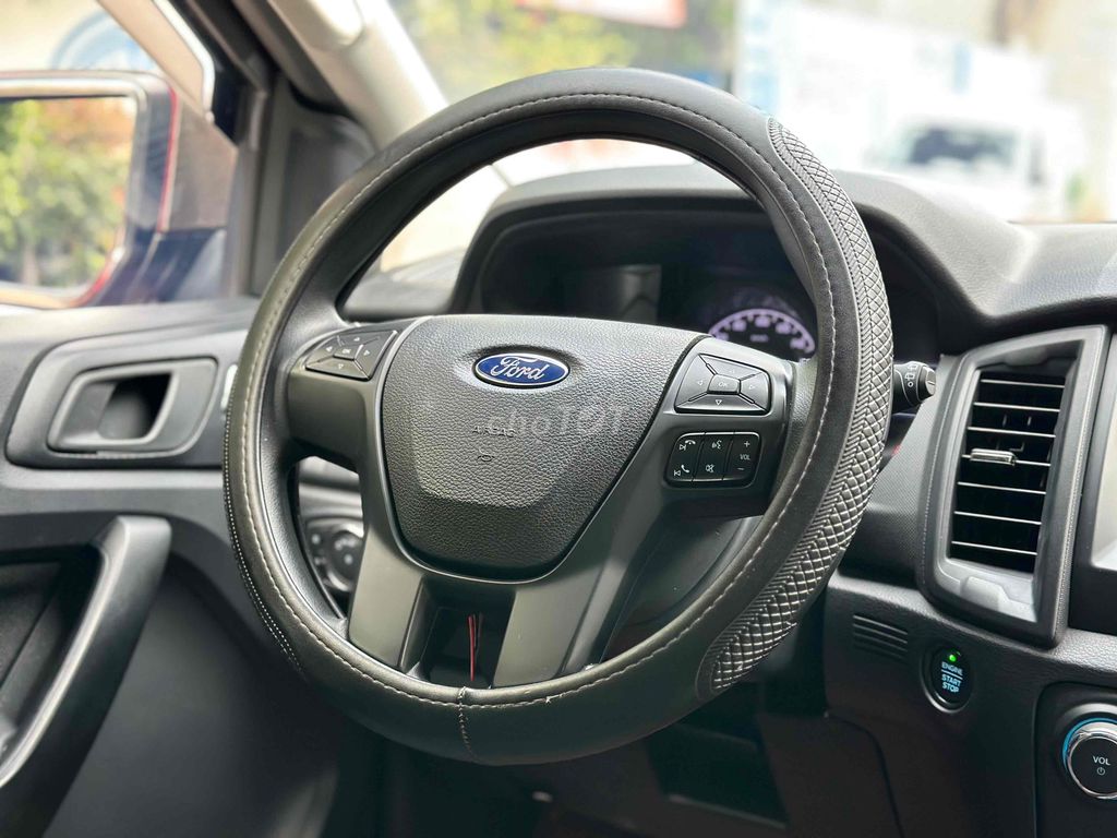 Ford Everest 2.0 AT Chất xe đẹp 1 Chủ - KM chuẩn 💯. Mua bán Ô tô tại Quận Gò Vấp Tp Hồ Chí Minh được đăng bởi DH AUTO FORD CHUYÊN XE FORD LƯỚT CHẤT LƯỢNG CAO hình 7