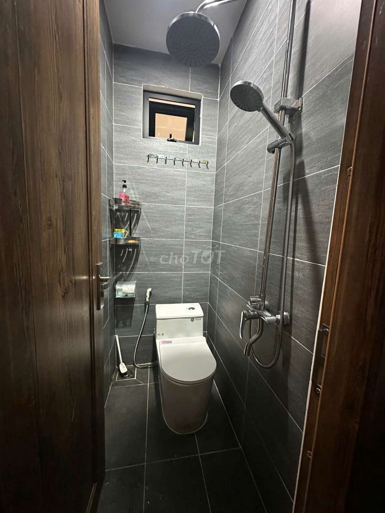 Трехэтажный дом в переулке Чан Динь Три, полностью с мебелью