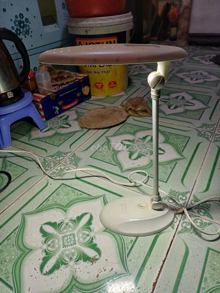 Đèn học để bàn Trắng. Mua bán Đèn tại Huyện Nhà Bè Tp Hồ Chí Minh được đăng bởi đồ cũ giá rẻ hình 1