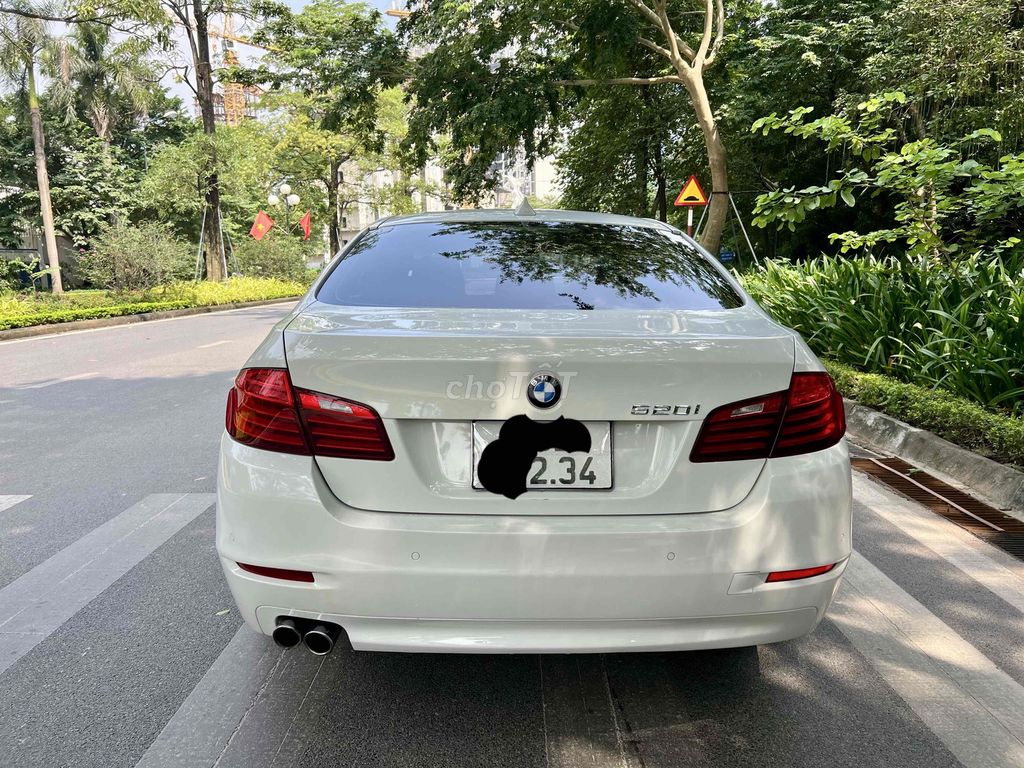 BMW 520i 2014 белый Германия автомат 2.0L