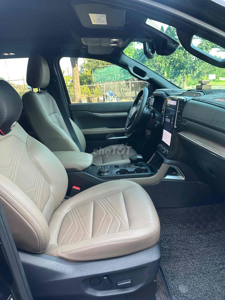 Ford Everest 2022 Titanium Plus 4x4 58000 km Đen. Mua bán Ô tô tại Quận 12 Tp Hồ Chí Minh được đăng bởi Văn Bình hình 8