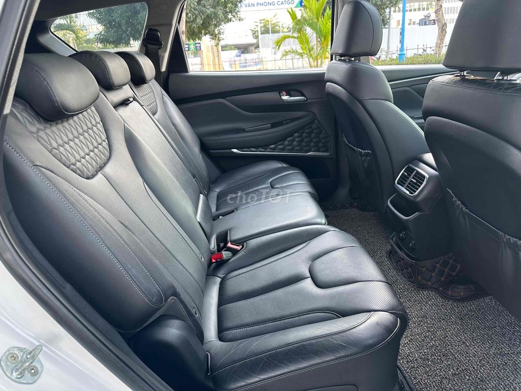 Hyundai SantaFe 2019 2.4 Xăng Đặc Biệt 70000 km. Mua bán Ô tô tại Quận Cầu Giấy Hà Nội được đăng bởi Vũ Kiên hình 11