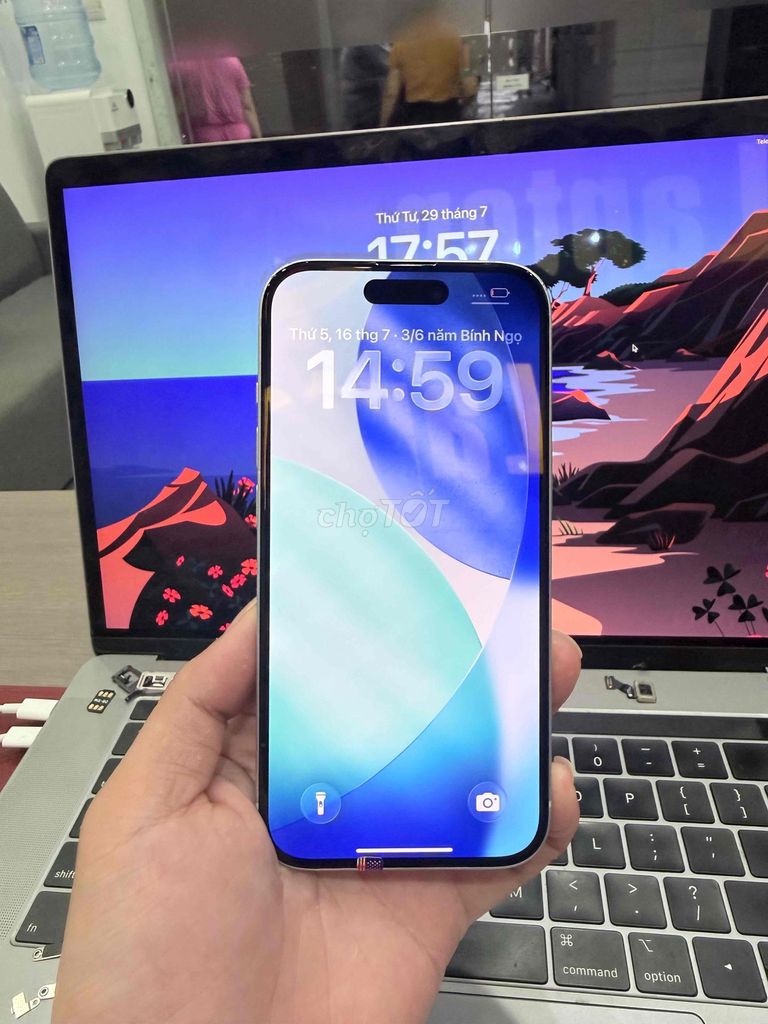 iPhone 15 128GB Trắng Zin Nguyên Bản. Mua bán Điện thoại tại Quận Đống Đa Hà Nội được đăng bởi Tùng Táo Hanoi Mobile hình 1