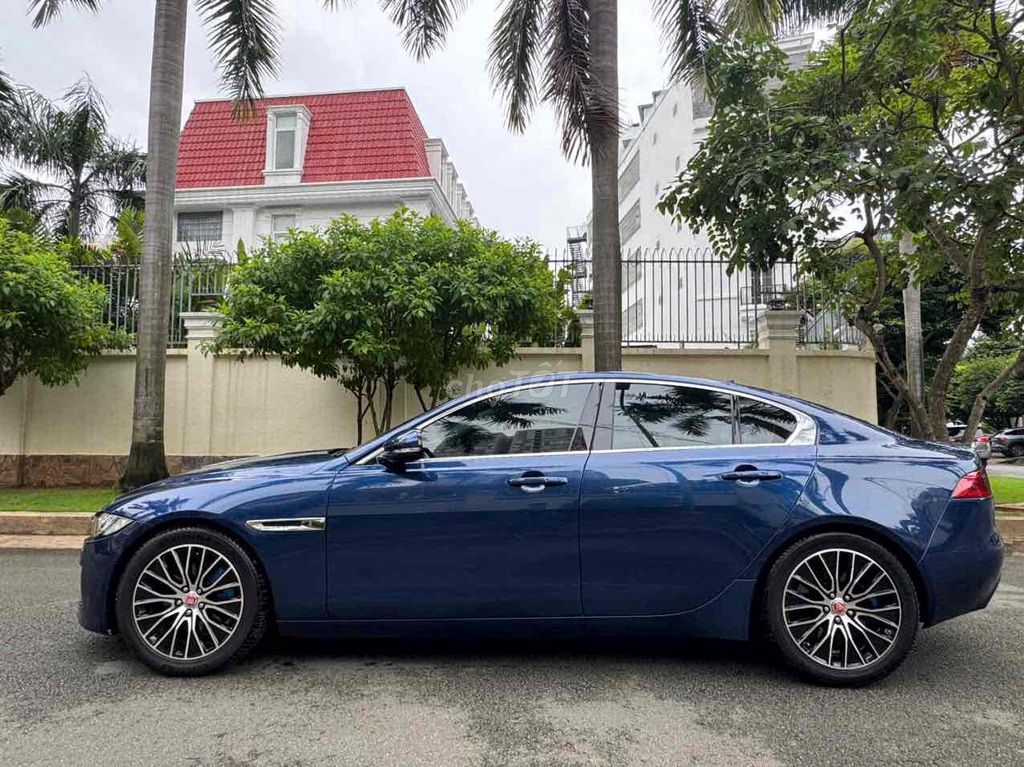 Jaguar XE Portfolio 2.0 sx 2015 mới lăn bánh 84.00. Mua bán Ô tô tại Quận Tân Phú Tp Hồ Chí Minh được đăng bởi Phước Nguyễn hình 2