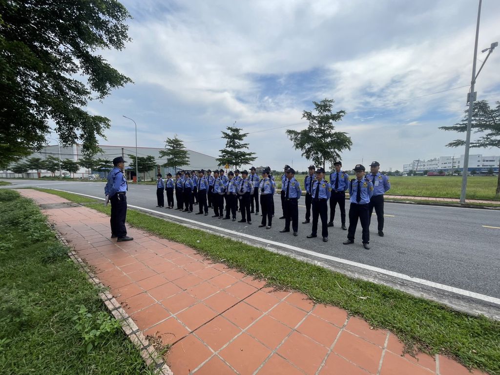 Tuyển bảo vệ nhà máy bao ăn ở tại Bắc Giang :