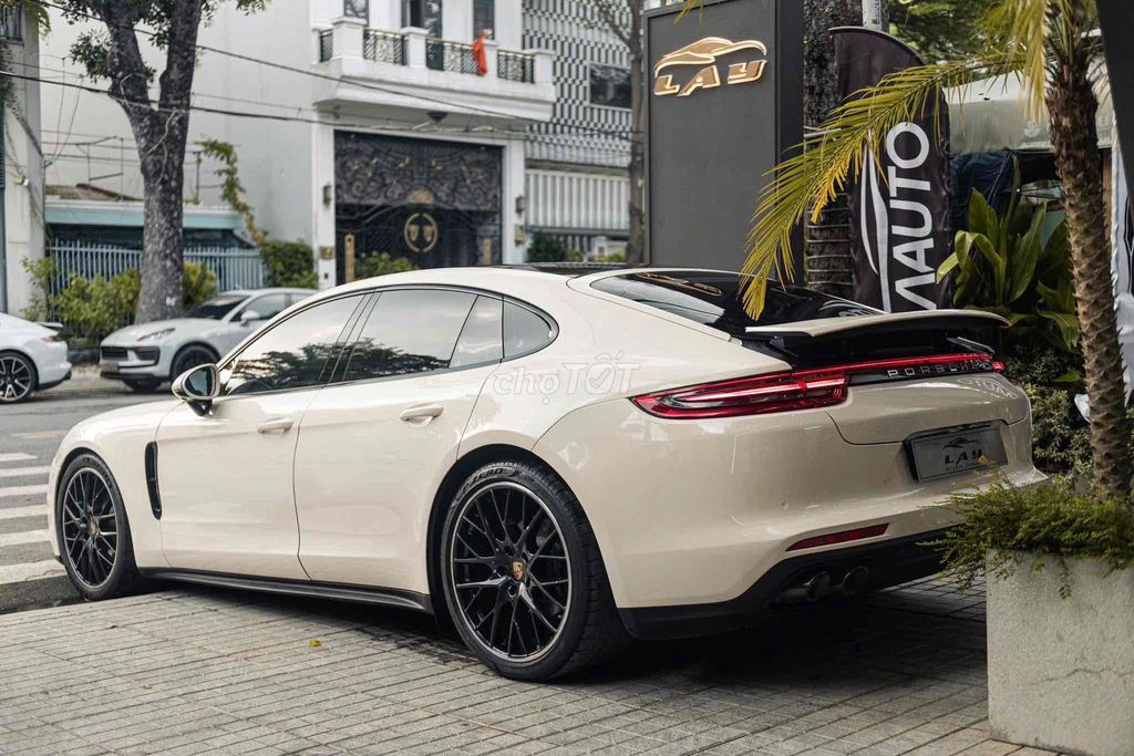 Porsche Panamera 2018 - Odo 7v5 Km . Giá : 3ty3xx. Mua bán Ô tô tại Quận 10 Tp Hồ Chí Minh được đăng bởi Thái LA Auto hình 5