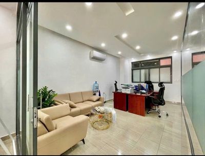 Cho thuê văn phòng tầng trệt ngang 7mx20m KDT Vạn Phúc City giá 16tr