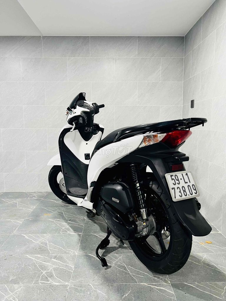 SHVN 125 smartkey lên Form Ý. Mua bán Xe máy tại Quận 7 Tp Hồ Chí Minh được đăng bởi Võ Phương  hình 5