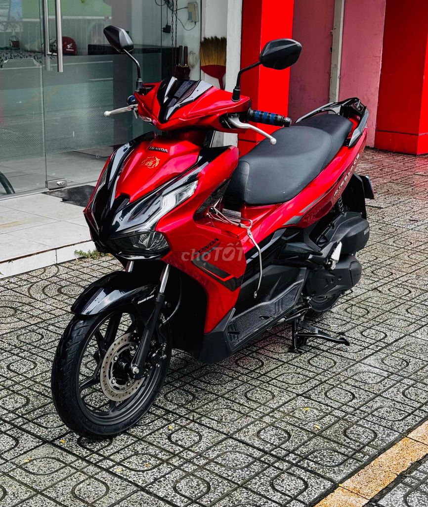 Honda Air Blade 125 2022 красно-черный, 9 владельцев