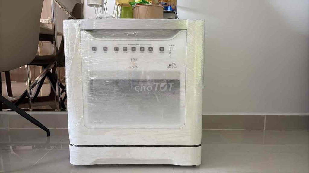 Máy rửa chén mini Electrolux ESF6010BW Trắng. Mua bán Bếp, lò, đồ điện nhà bếp tại Quận Phú Nhuận Tp Hồ Chí Minh được đăng bởi Thị Ngọc Diệu Huỳnh hình 1