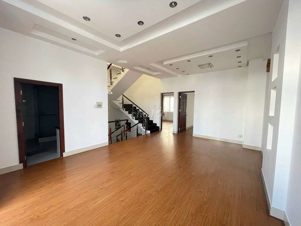 Аренда · 5 комн. · 160 м² · Quận 8, ул. Đường Cao Lỗ