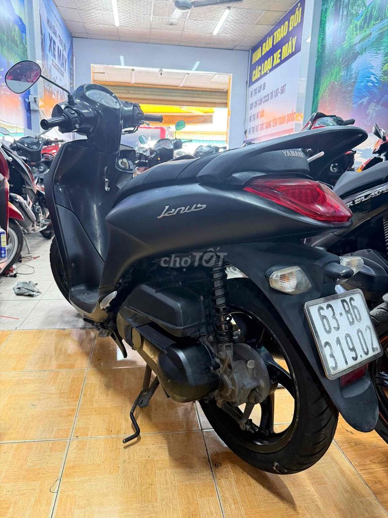 Yamaha Janus 2018, черный, серый, Вьетнам