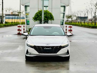 Hyundai Elantra 1.6 AT Đặc biệt sản xuất 2022