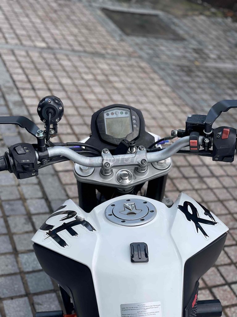 Motor KTM Duke 200 2014 trả trc 17tr nhận xe. Mua bán Xe máy tại Quận 7 Tp Hồ Chí Minh được đăng bởi Dương Đạt hình 3