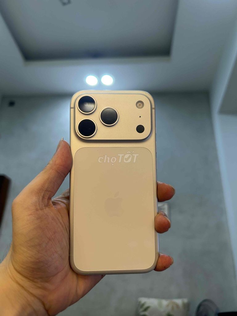 Apple iPhone 17 Pro lock 256GB Trắng độ 2esim. Mua bán Điện thoại tại Quận Tân Bình Tp Hồ Chí Minh được đăng bởi Quang Vũ hình 1