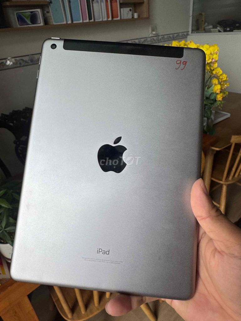 Apple iPad Gen 6 Wifi + 4G Xám 32GB pin 99%. Mua bán Máy tính bảng tại Quận Ninh Kiều Cần Thơ được đăng bởi Khải mobile hình 1