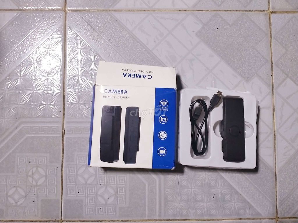 Camera kẹp áo quay phim ghi âm
