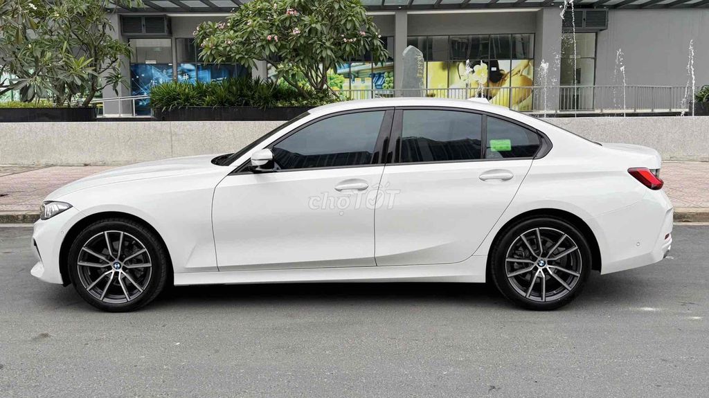 BMW 320i Sport Line LCI 2024 Siu Lướt 3.200km. Mua bán Ô tô tại Quận 7 Tp Hồ Chí Minh được đăng bởi Hoàng Thọ hình 7
