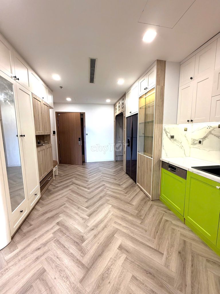 Апартаменты в Vinhomes Central Park, 3 спальни, уютный ремонт, вид на реку